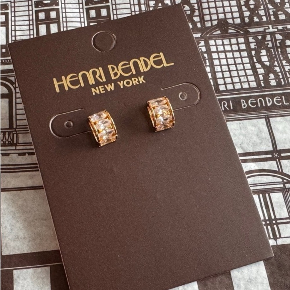 Henri Bendel Pave Stud Earrings New - Picture 4 of 5